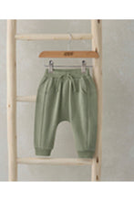 
                        
                          將圖片載入圖庫檢視器 Mamas &amp; Papas Forest Green Joggers
                        
                      