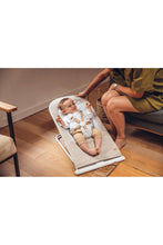 
                        
                          將圖片載入圖庫檢視器 Beaba Eazy Relax Baby Bouncer - Greige
                        
                      