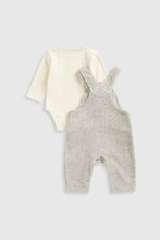 
                        
                          將圖片載入圖庫檢視器 Mothercare Penguin Velour Dungarees and Bodysuit Set
                        
                      