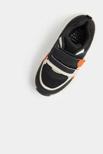 
                        
                          將圖片載入圖庫檢視器 Mothercare Black and Orange Trainers
                        
                      