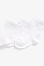 
                        
                          Load image into Gallery viewer, White Heart Socks - 5 Pack
                        
                      